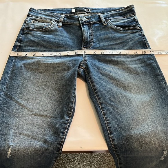 Kut From The Kloth Catherine Boyfriend Mid Rise Size 2 - Picture 5 of 16